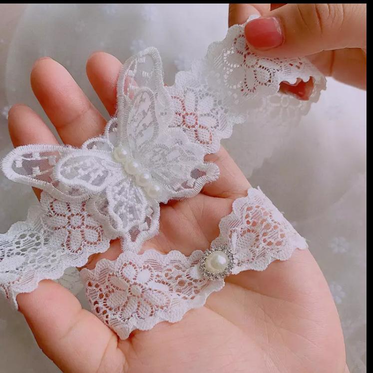 Stretch Lace Bridal Butterfly Garter Set with Pearl Brooch