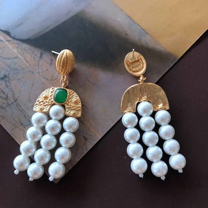 Vintage Courtly Multilayer White Beaded Necklace And Earring Set