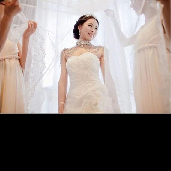 Rhinestone/Tulle Frills Bridal Shoulder Chain Tassel