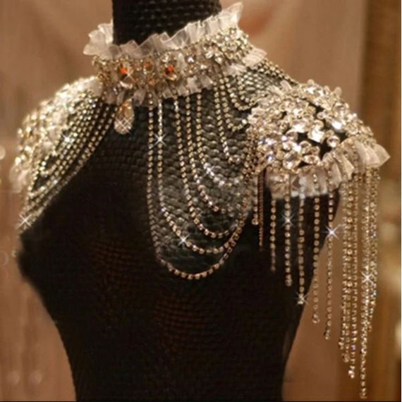 Rhinestone/Tulle Frills Bridal Shoulder Chain Tassel