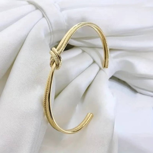Luxury 18K Gold Plated Knot Bracelet
