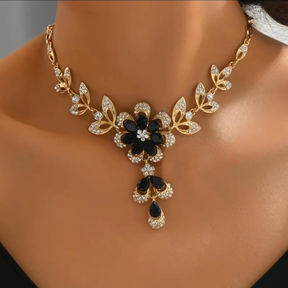 Golden Black Floral Rhinestones Jewelry Set