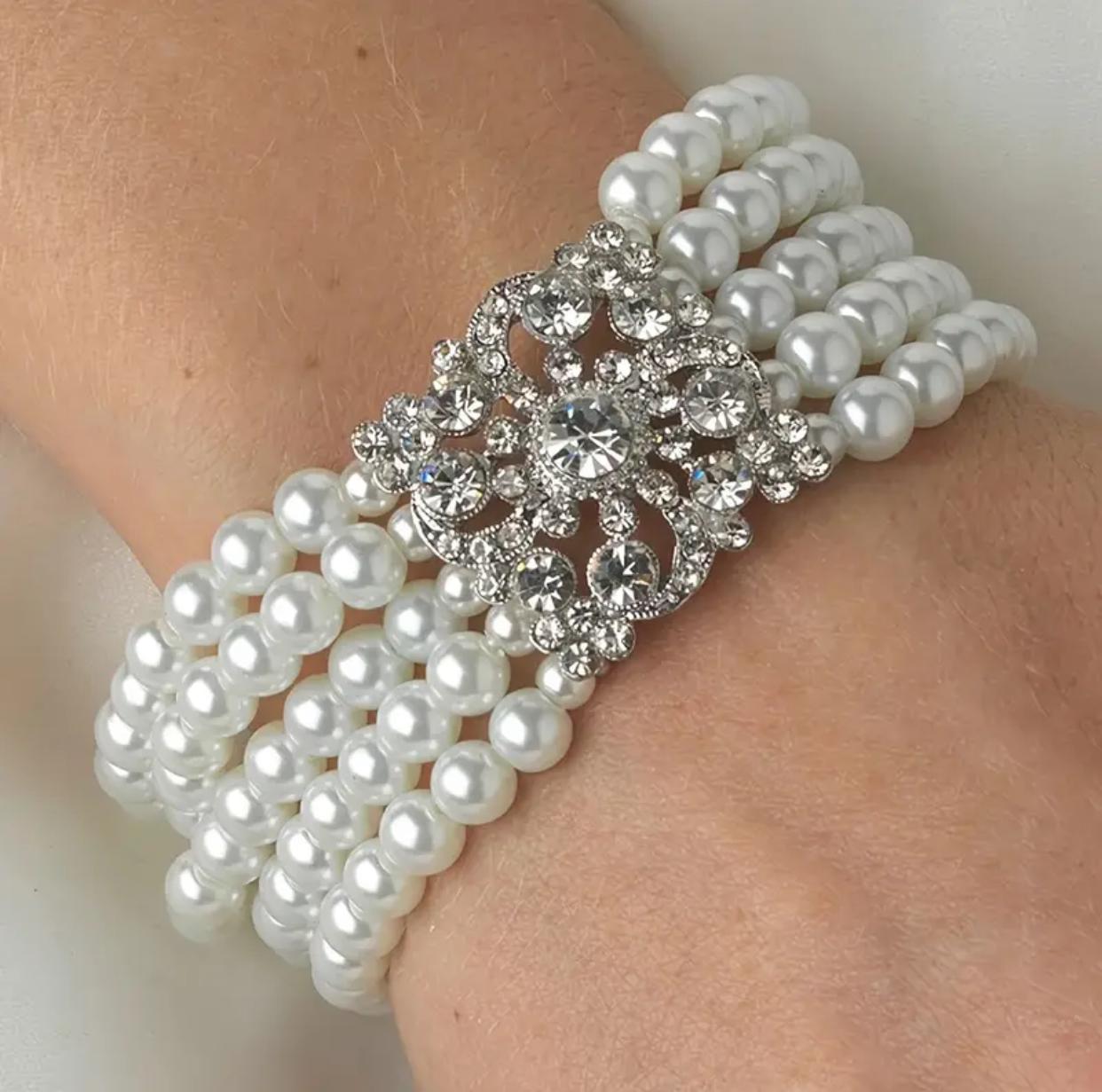 Vintage Rhinestones Pearl Bracelet