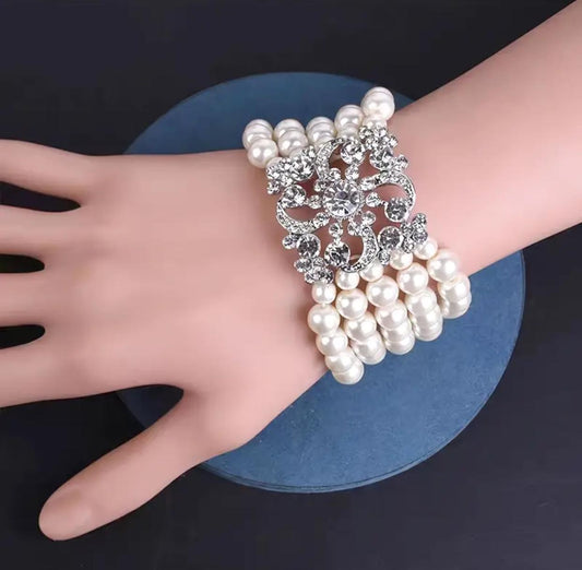 Vintage Rhinestones Pearl Bracelet