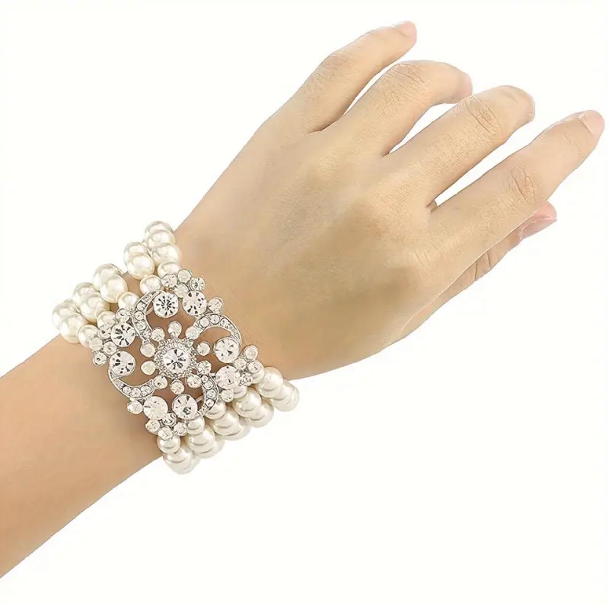 Vintage Rhinestones Pearl Bracelet