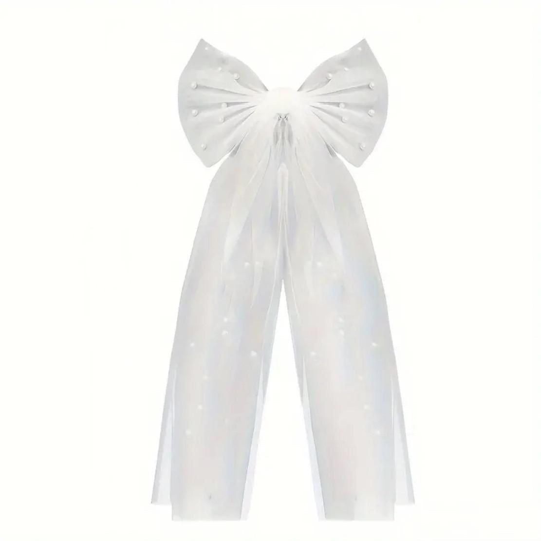 Elegant White Tulle Bow Bridal Veil with Faux Pearls