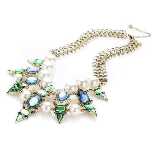 Charming Pearl &amp; Crystals Statement Necklace