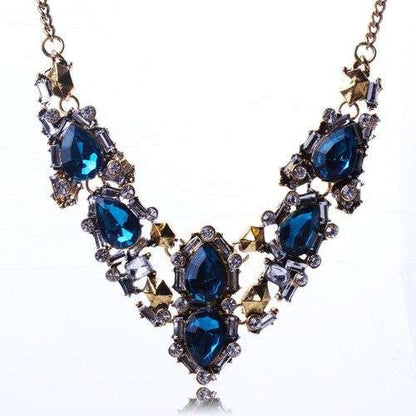 Luxurious Emerald Geometric Gemstone Statement Necklace