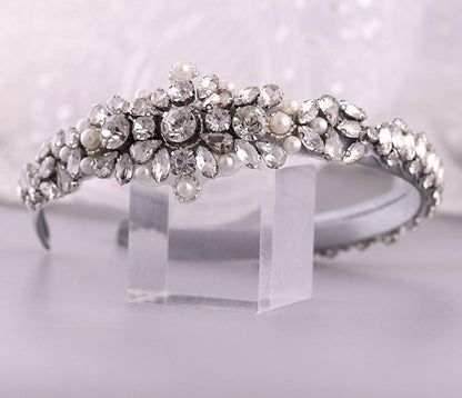 ­The Rhinestones & Pearl Headband