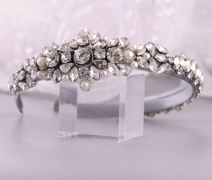 ­The Rhinestones & Pearl Headband