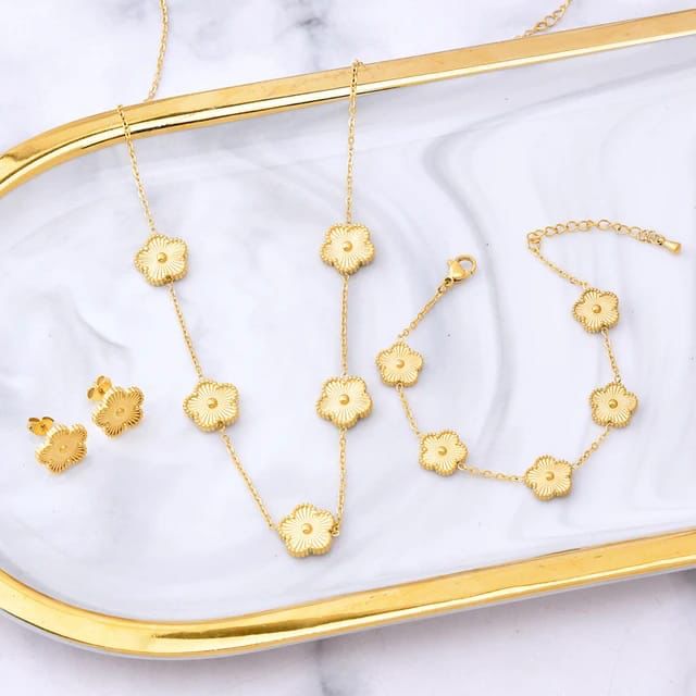 Gold Clover Leaf 3 PCs Jewelry Set