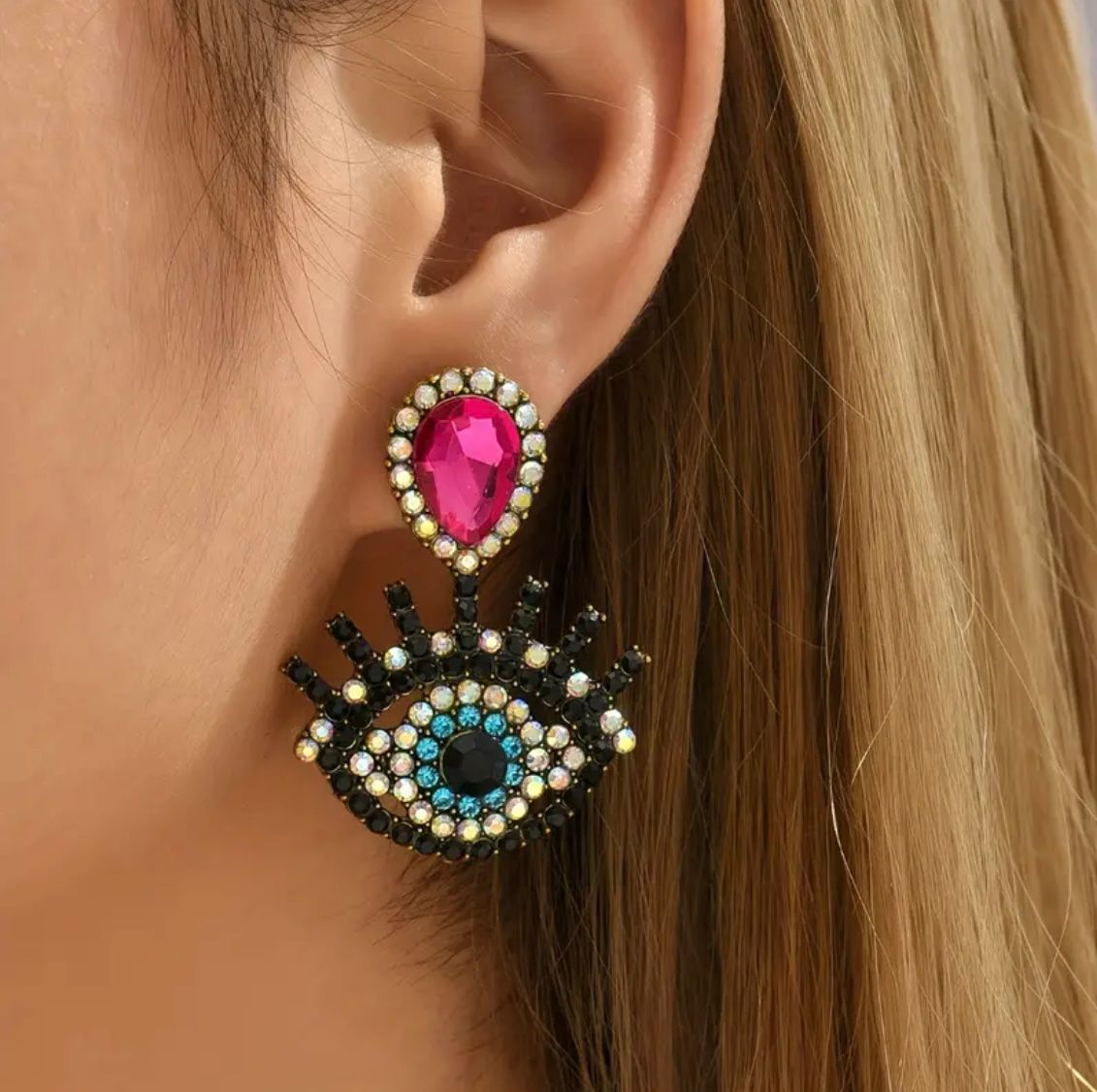 Eye Pattern Rhinestone Earrings