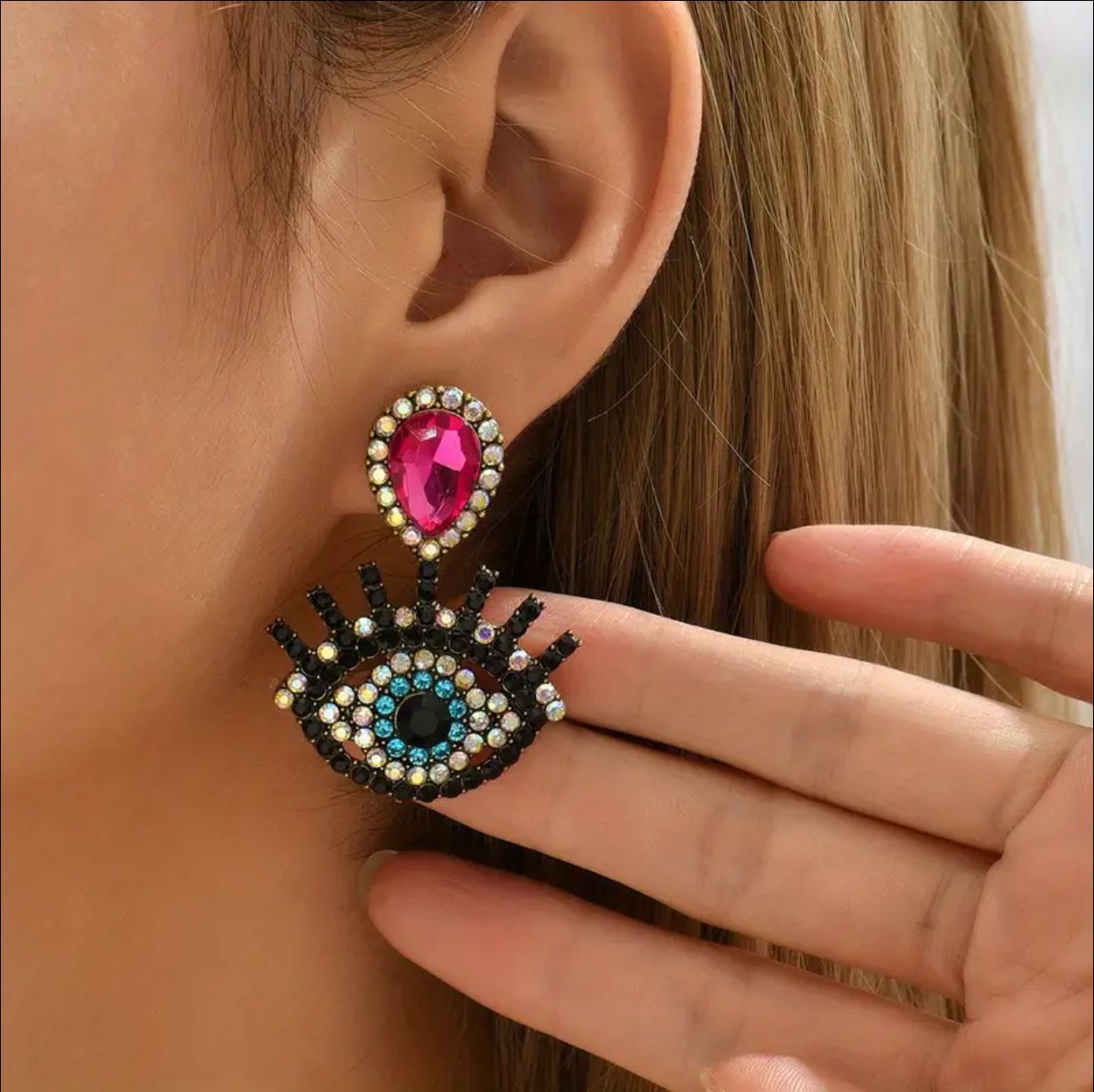 Eye Pattern Rhinestone Earrings