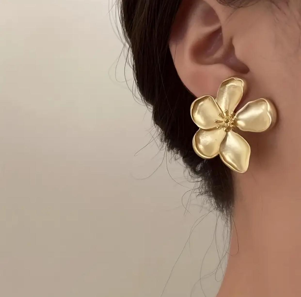 Jumbo Vintage Flower Stud Earrings