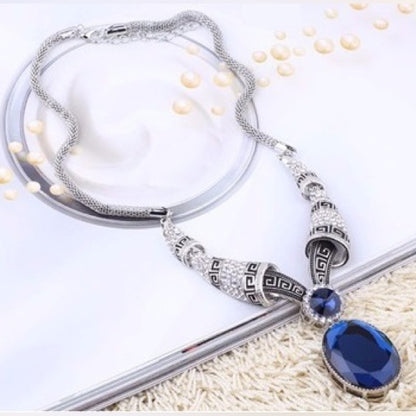 The Glowing Royal Sapphire Vintage Necklace